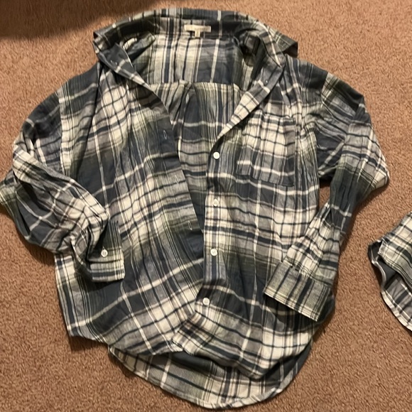 Plaid pajama set size medium - Picture 3 of 6